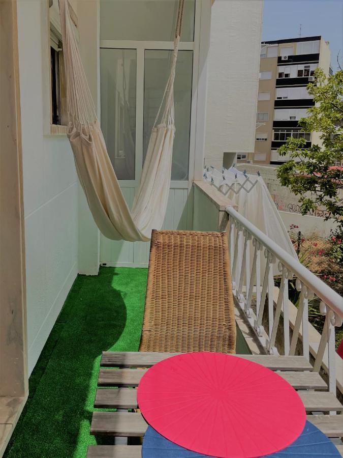 Ateliersurf29 Guest House Almada Bagian luar foto