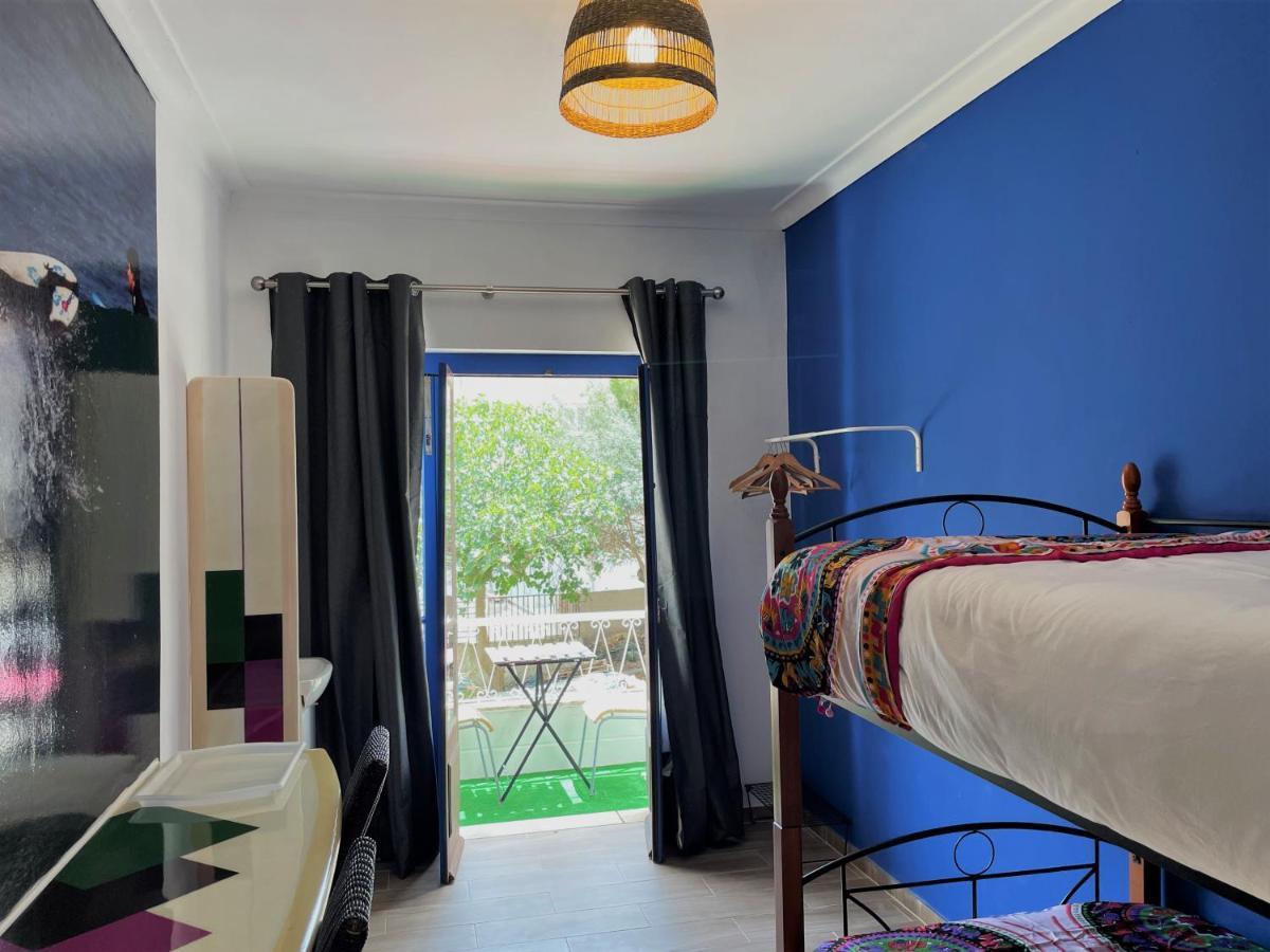 Ateliersurf29 Guest House Almada Bagian luar foto